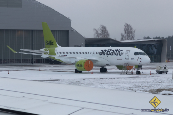 Airbus A220-300