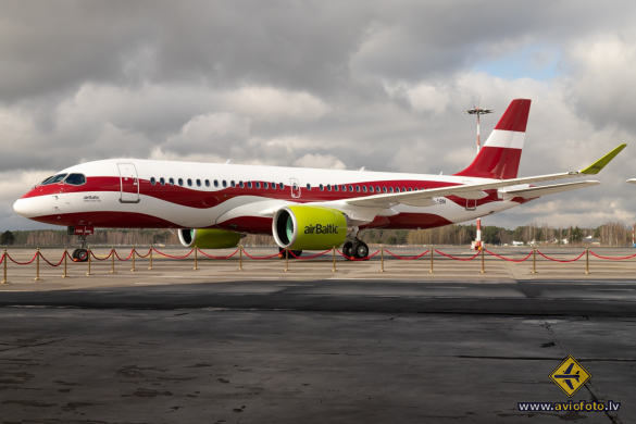 Airbus A220-300