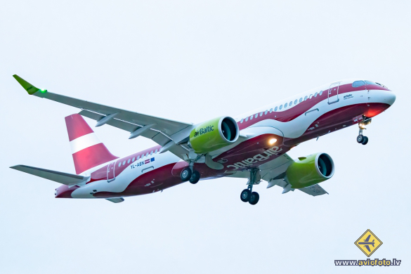 Airbus A220-300