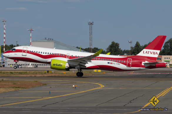 Airbus A220-300