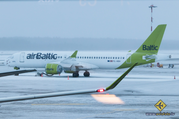 Airbus A220-300
