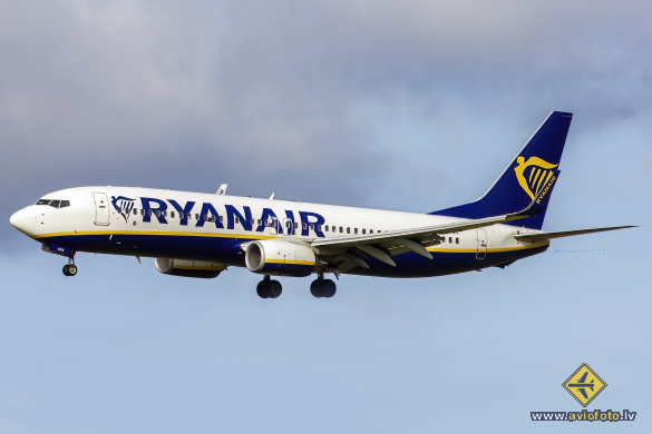 Boeing 737-8AS