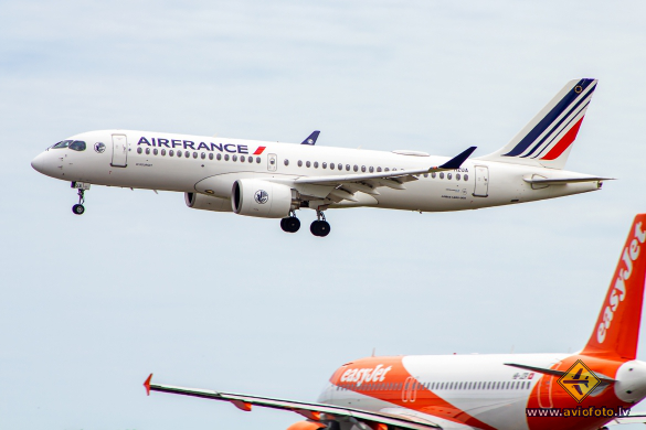 Airbus A220-300