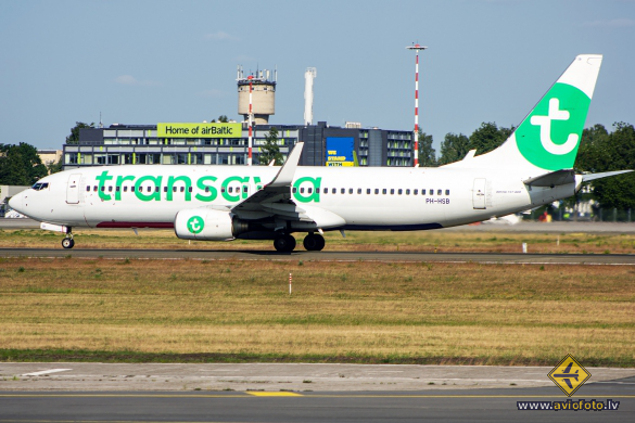 Boeing 737-8K2