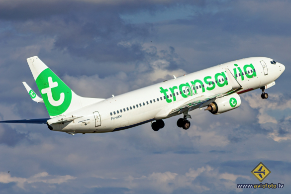 Boeing 737-8K2