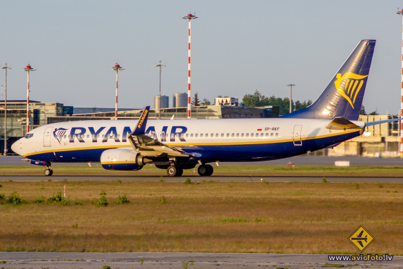 Boeing 737-8AS