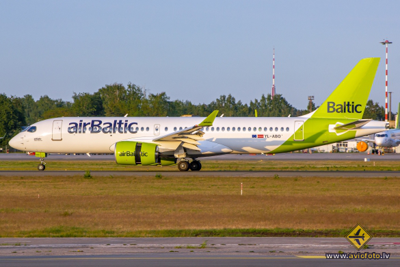 Airbus A220-300