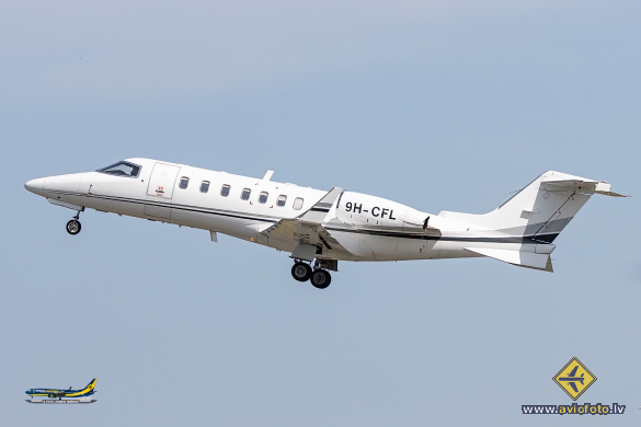 Learjet 40