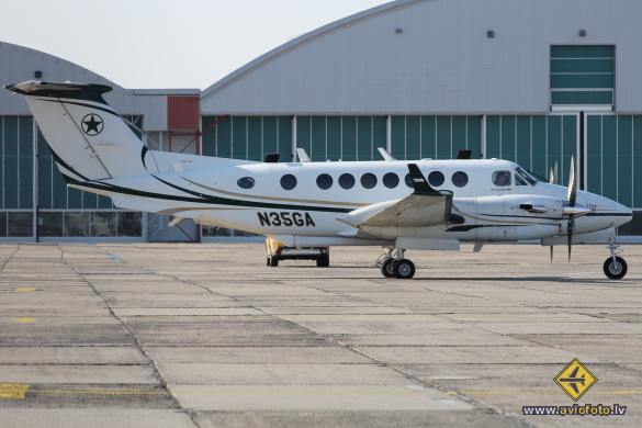 Raytheon 350 King Air (B300)