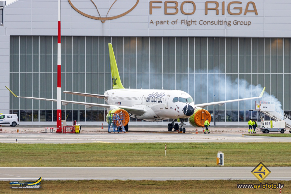 Airbus A220-300