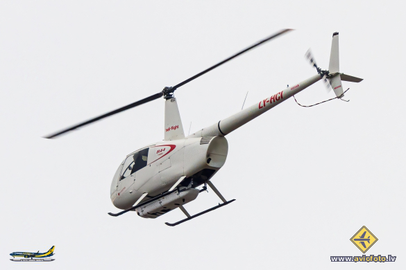 Robinson R-44 Cadet