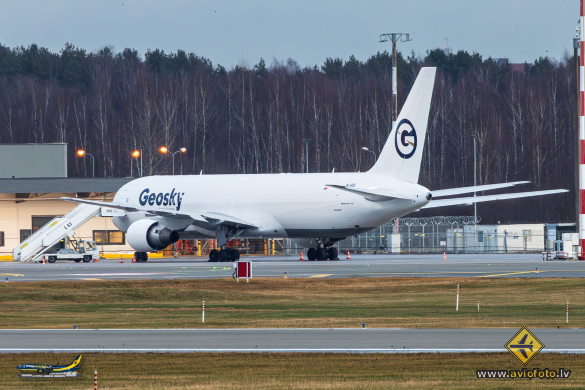 Boeing 767-3BG/ER(BCF)