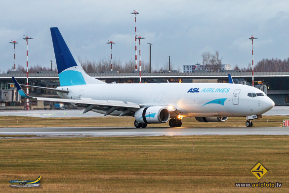 Boeing 737-8EH(BCF)