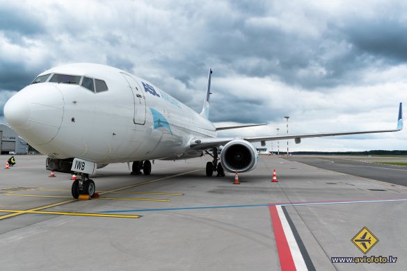 Boeing 737-8AS(BCF)
