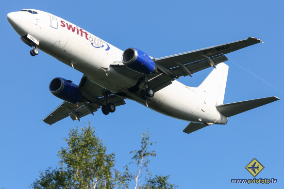 Boeing 737-4Y0(SF)
