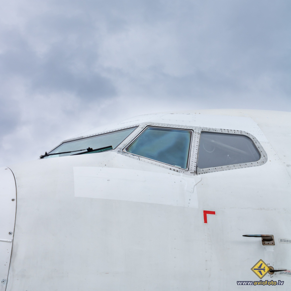 Boeing 737-4Y0(SF)