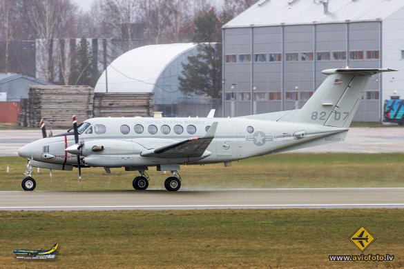 Hawker Beechcraft UC-12W Huron (B300C)