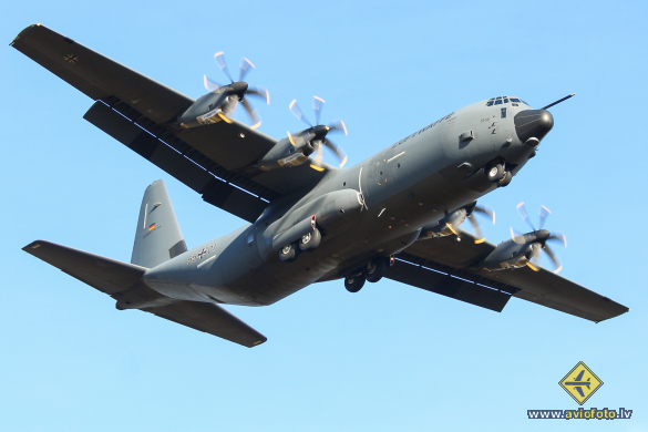 Lockheed Martin C-130J-30 Hercules (L-382)