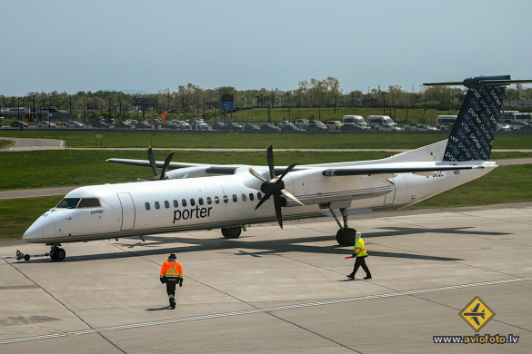 Bombardier DHC-8-402 Q400