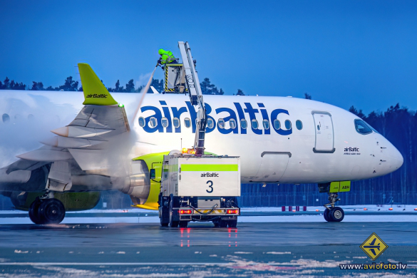 Airbus A220-300
