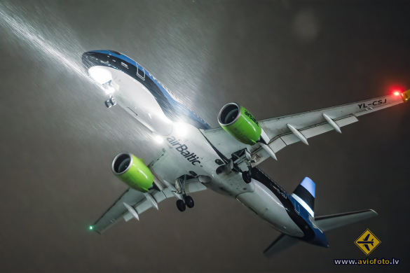 Airbus A220-300