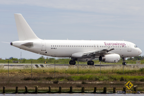 Airbus A320-214