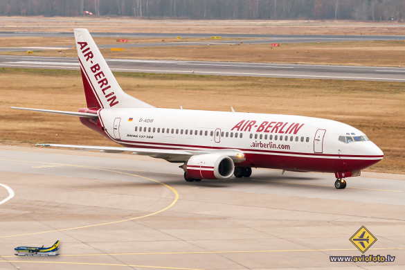 Boeing 737-3L9