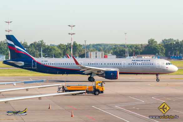 Airbus A321-211