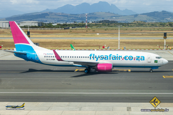 Boeing 737-85P