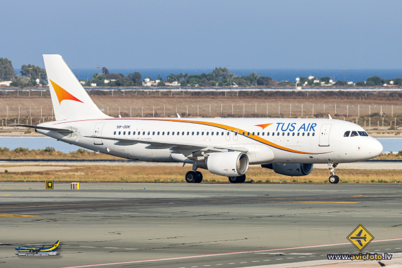 Airbus A320-214