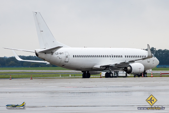Boeing 737-3H4