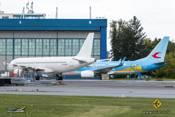 Airbus A320-214