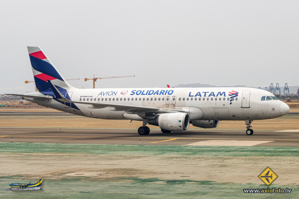 Airbus A320-214