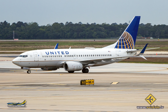Boeing 737-724