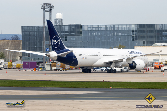 Boeing 787-9 Dreamliner