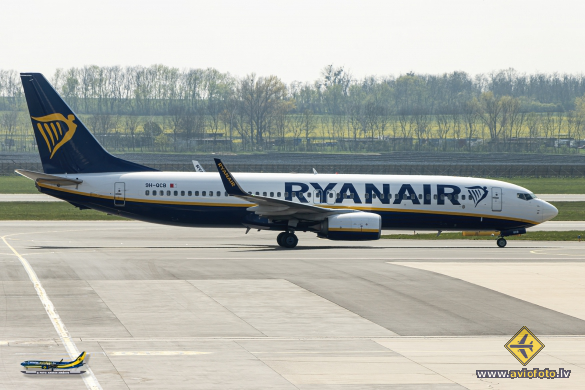 Boeing 737-8AS