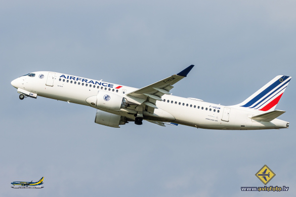 Airbus A220-300