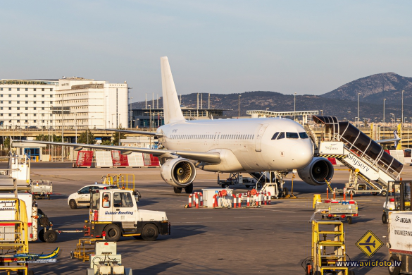 Airbus A320-214