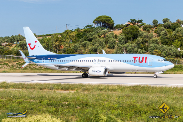 Boeing 737-8K5