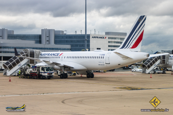 Airbus A220-300