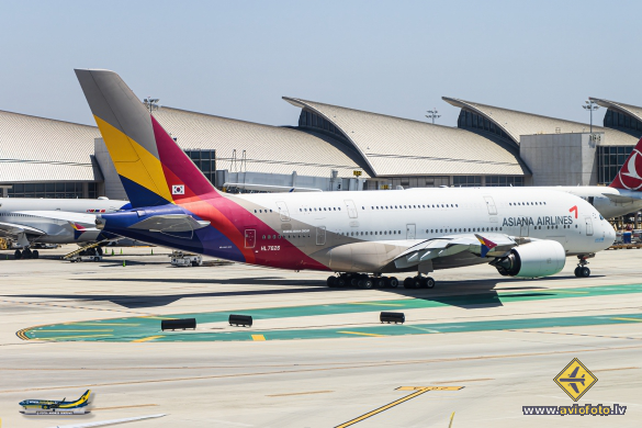 Airbus A380-841
