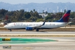 Boeing 737-832
