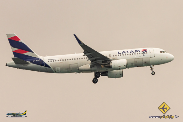 Airbus A320-214