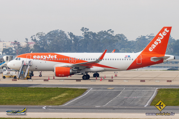 Airbus A320-214