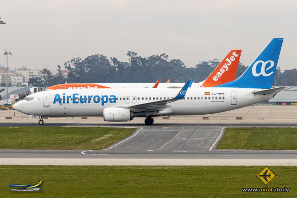 Boeing 737-85P