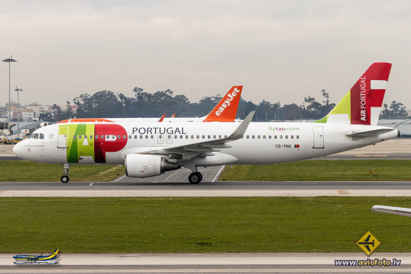 Airbus A320-214