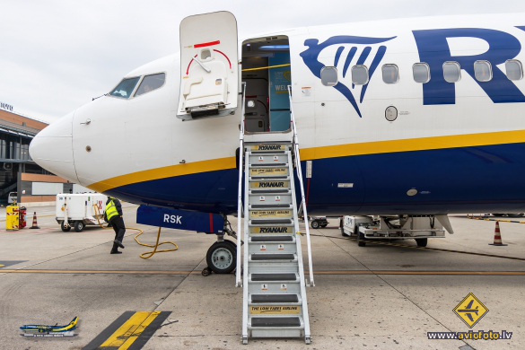 Boeing 737-8AS