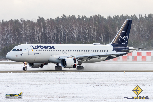 Airbus A320-214