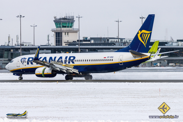 Boeing 737-8AS