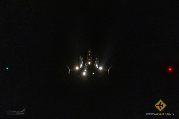 Boeing 737-8AS